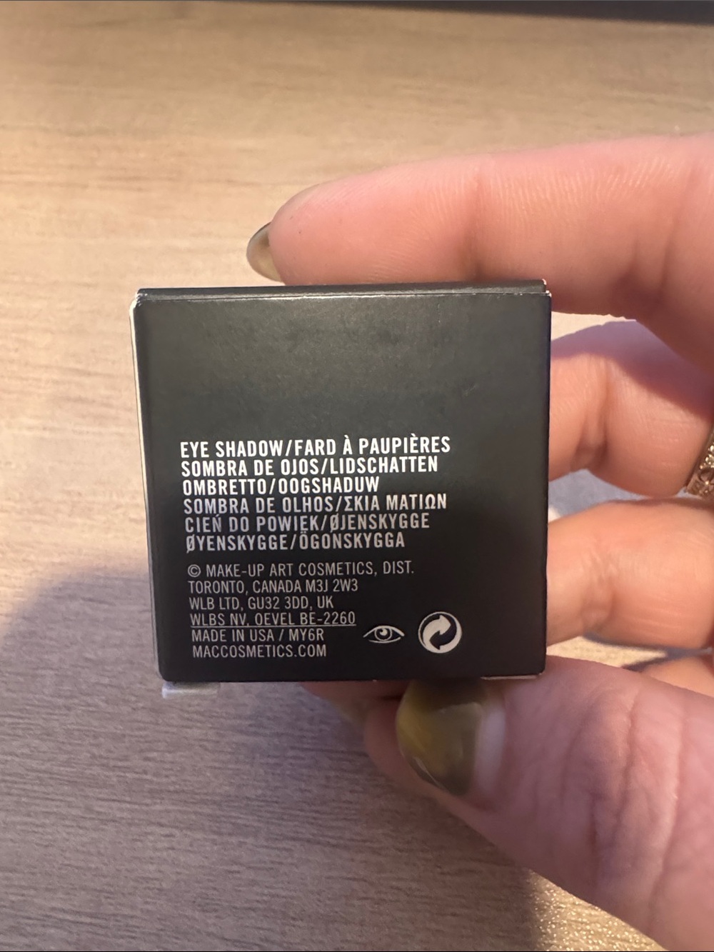 MAC Matte Eyeshadow - Picture 7 of 8